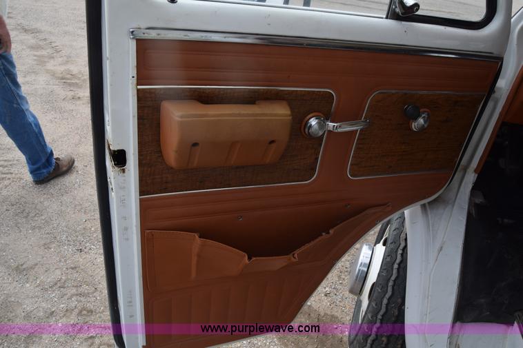 image for item K2856 1977 Chevrolet 3500 RV