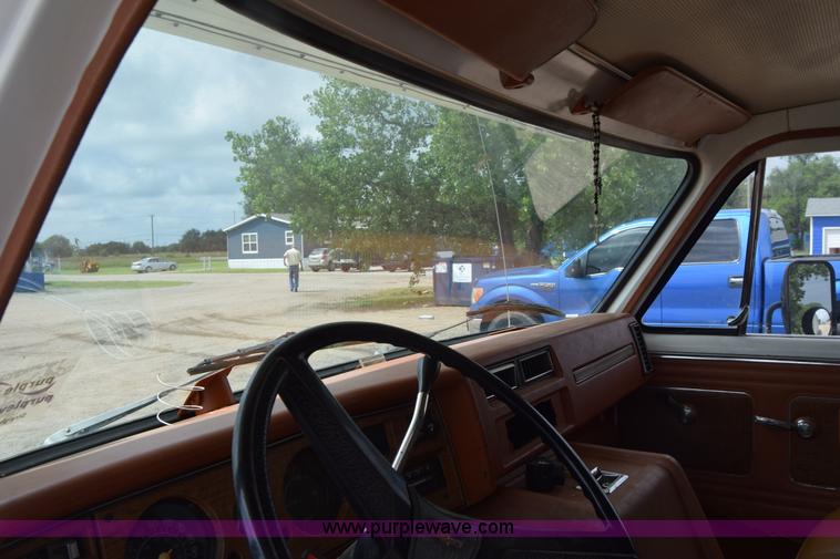 image for item K2856 1977 Chevrolet 3500 RV