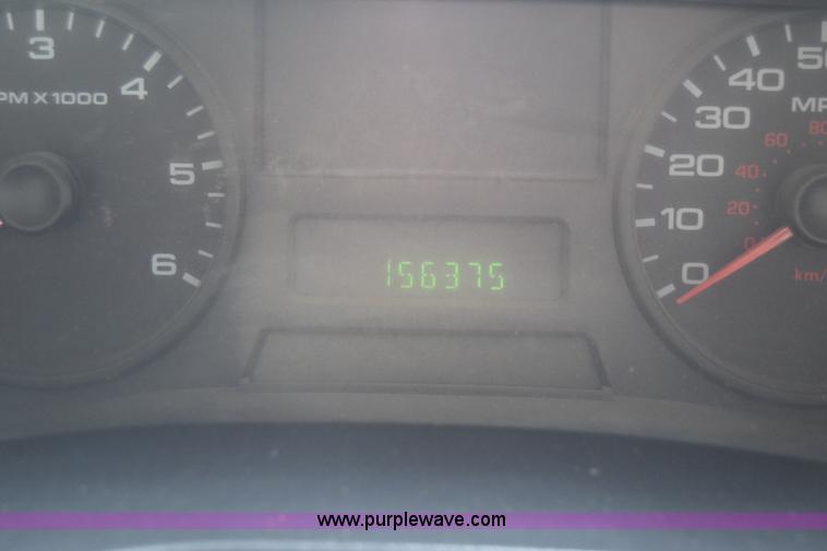 image for item K2862 2006 Ford F350 Super Duty pickup truck cab and chassis