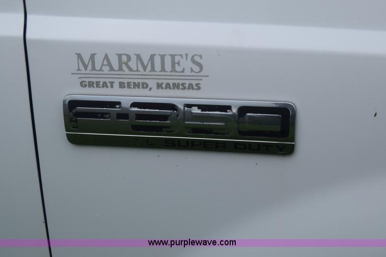 image for item K2862 2006 Ford F350 Super Duty pickup truck cab and chassis