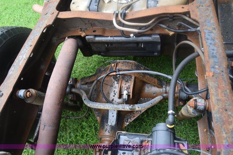 image for item K2862 2006 Ford F350 Super Duty pickup truck cab and chassis