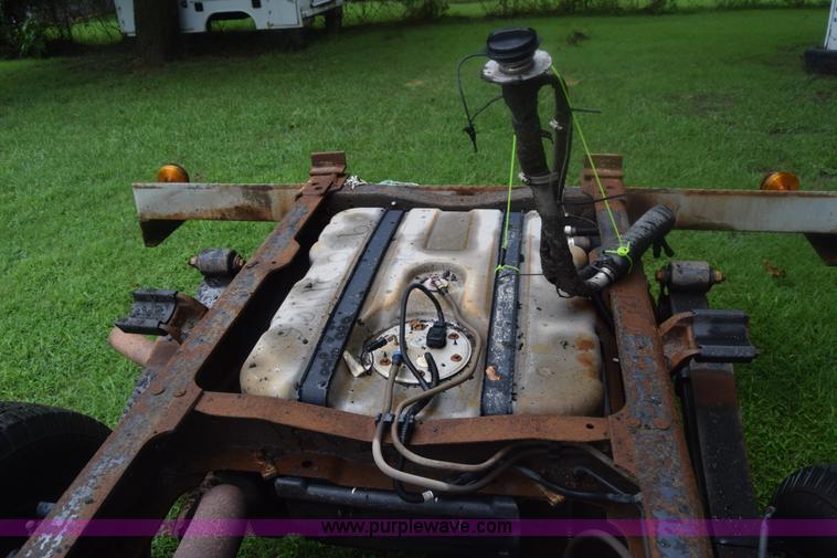 image for item K2862 2006 Ford F350 Super Duty pickup truck cab and chassis