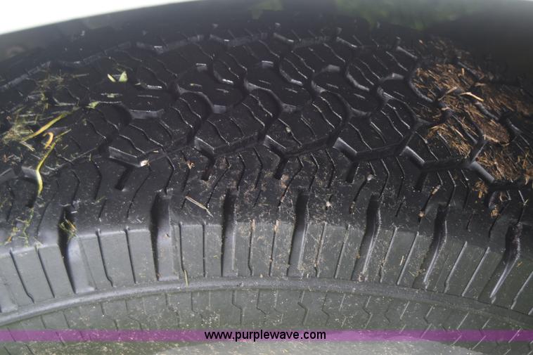 image for item K2862 2006 Ford F350 Super Duty pickup truck cab and chassis