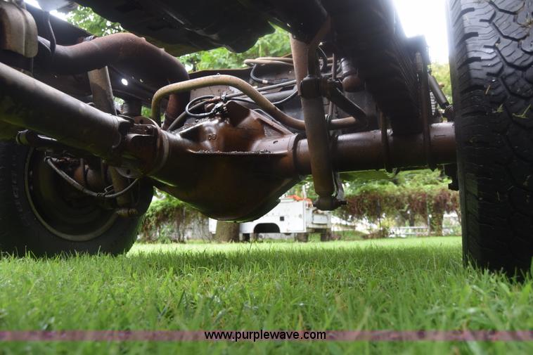 image for item K2862 2006 Ford F350 Super Duty pickup truck cab and chassis