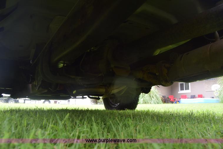 image for item K2862 2006 Ford F350 Super Duty pickup truck cab and chassis