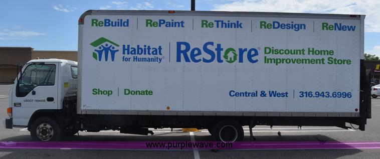 image for item K2877 2000 GMC W4500 box truck