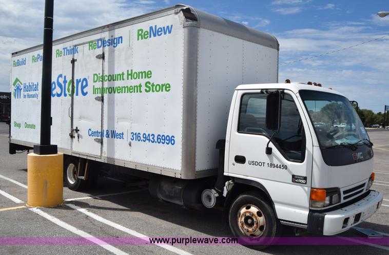image for item K2877 2000 GMC W4500 box truck