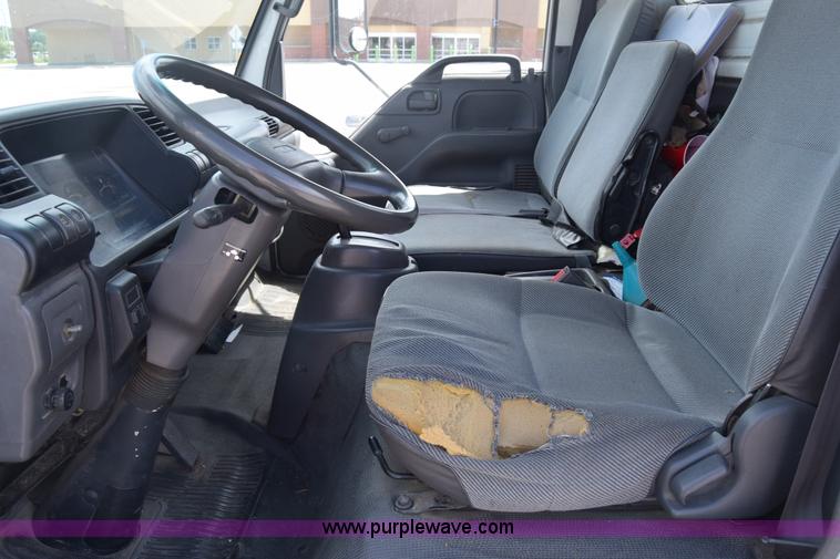 image for item K2877 2000 GMC W4500 box truck