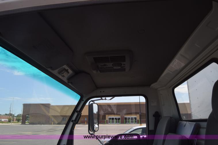 image for item K2877 2000 GMC W4500 box truck