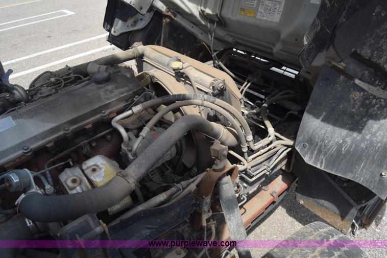 image for item K2877 2000 GMC W4500 box truck