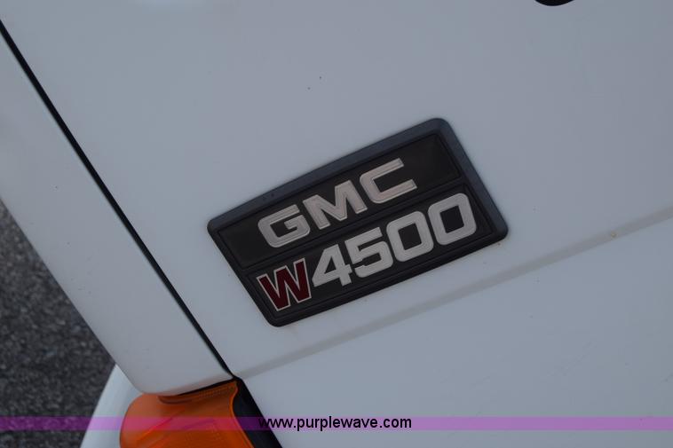 image for item K2877 2000 GMC W4500 box truck