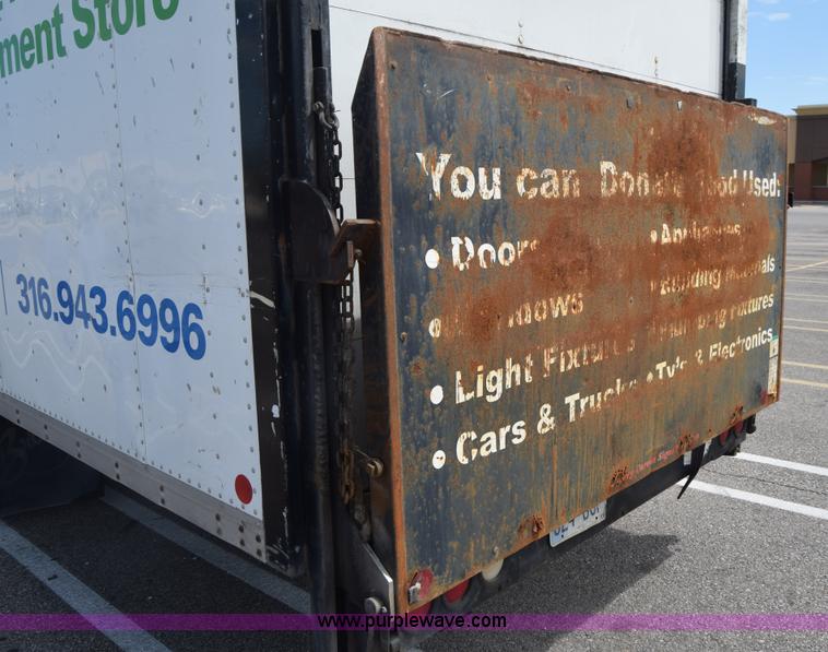 image for item K2877 2000 GMC W4500 box truck