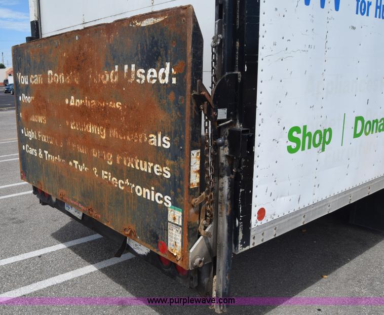 image for item K2877 2000 GMC W4500 box truck