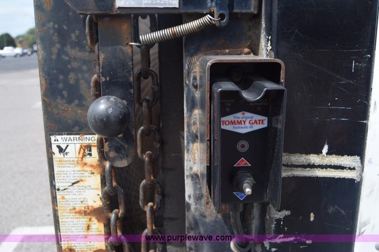 image for item K2877 2000 GMC W4500 box truck