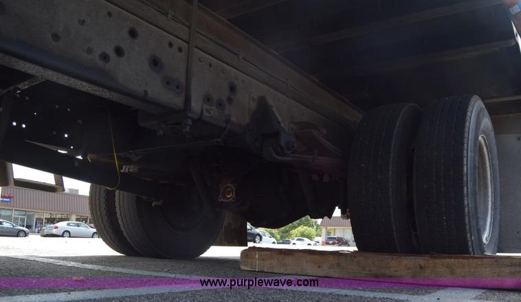 image for item K2877 2000 GMC W4500 box truck