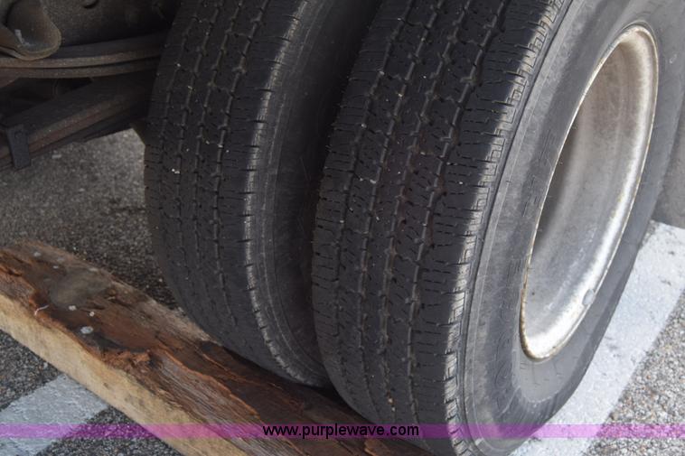 image for item K2877 2000 GMC W4500 box truck