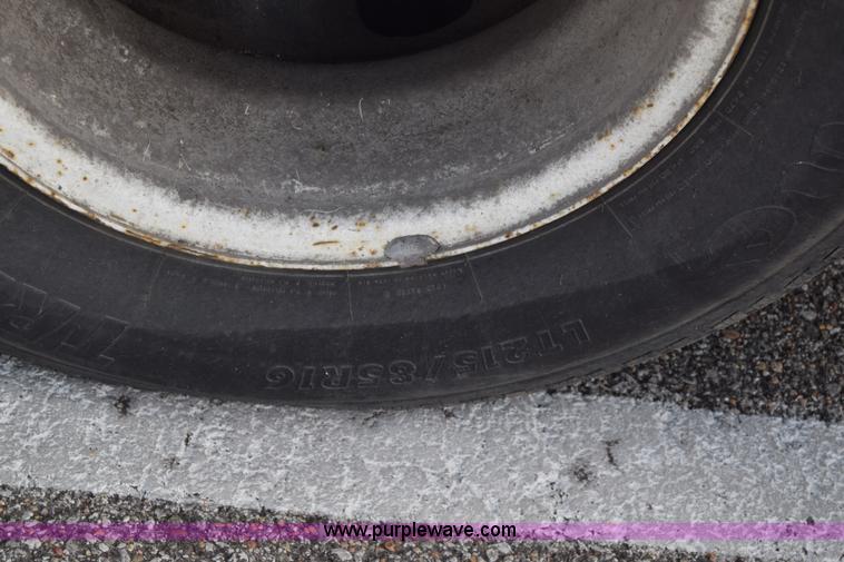 image for item K2877 2000 GMC W4500 box truck