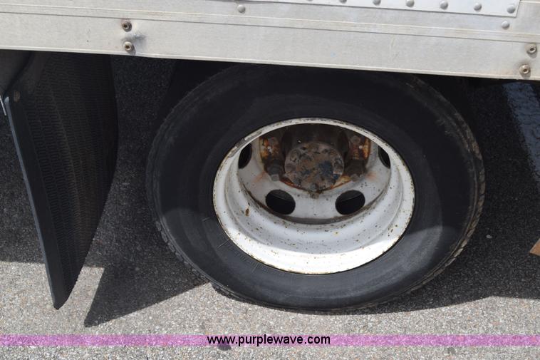 image for item K2877 2000 GMC W4500 box truck