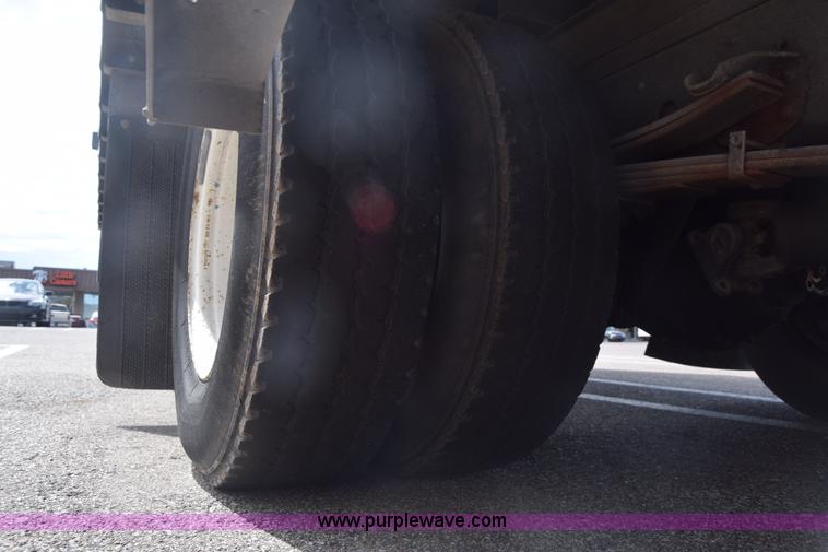 image for item K2877 2000 GMC W4500 box truck