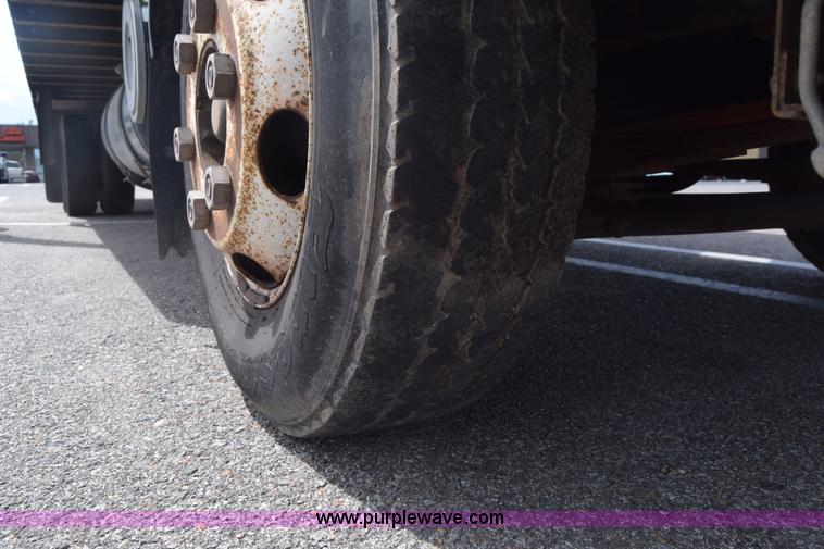 image for item K2877 2000 GMC W4500 box truck