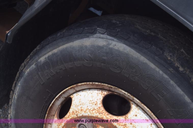 image for item K2877 2000 GMC W4500 box truck