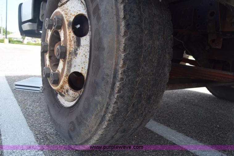 image for item K2877 2000 GMC W4500 box truck