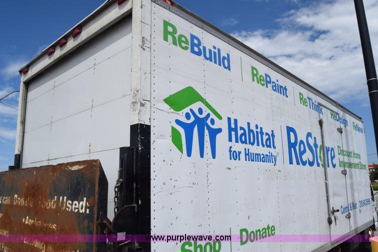 image for item K2877 2000 GMC W4500 box truck