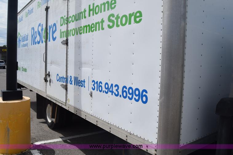 image for item K2877 2000 GMC W4500 box truck