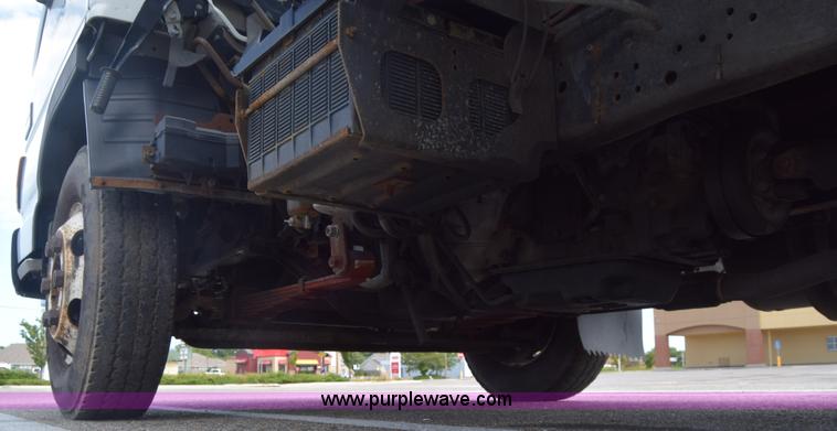 image for item K2877 2000 GMC W4500 box truck