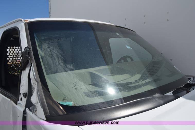 image for item K2878 2007 GMC Savanna G1500 van