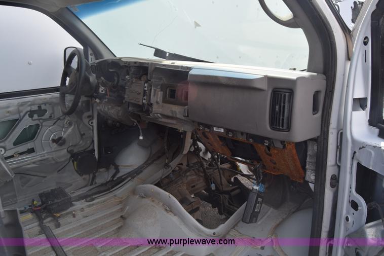 image for item K2878 2007 GMC Savanna G1500 van