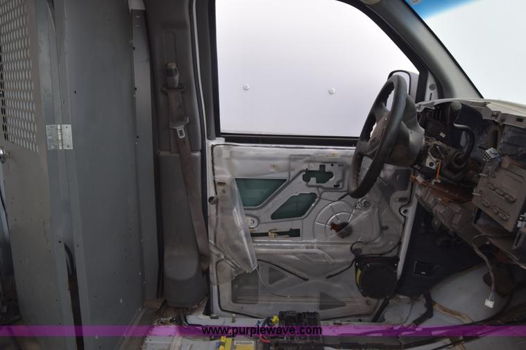 image for item K2878 2007 GMC Savanna G1500 van