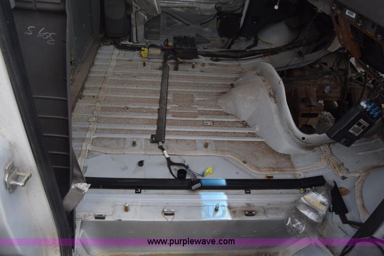 image for item K2878 2007 GMC Savanna G1500 van