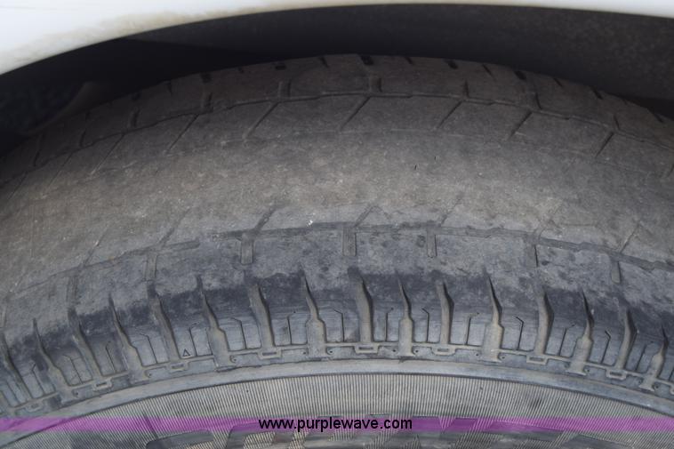 image for item K2878 2007 GMC Savanna G1500 van