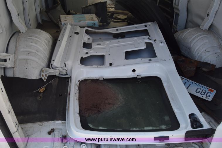 image for item K2878 2007 GMC Savanna G1500 van