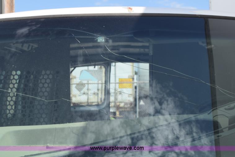 image for item K2878 2007 GMC Savanna G1500 van