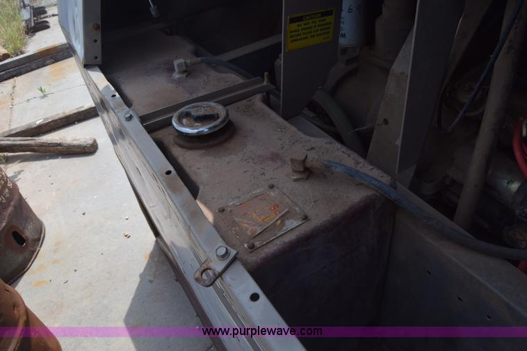 image for item K2927 1995 Leroi Q185DJE air compressor