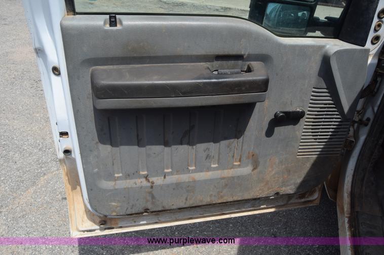 image for item K2928 2011 Ford F250 Super Duty Crew Cab pickup truck