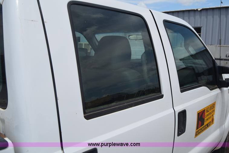 image for item K2928 2011 Ford F250 Super Duty Crew Cab pickup truck