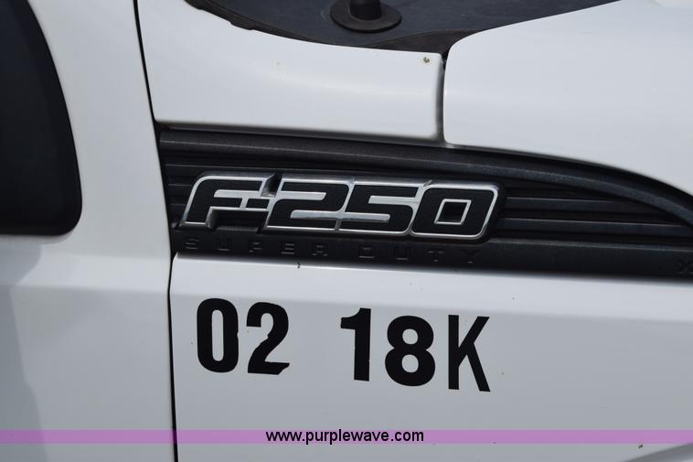image for item K2928 2011 Ford F250 Super Duty Crew Cab pickup truck
