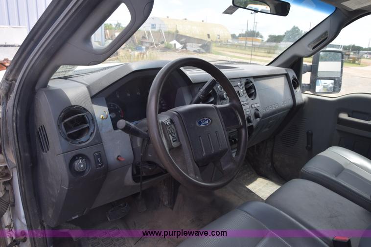 image for item K2929 2011 Ford F250 Super Duty Crew Cab pickup truck