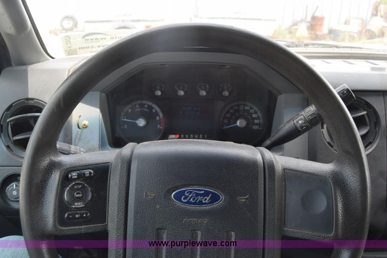 image for item K2929 2011 Ford F250 Super Duty Crew Cab pickup truck