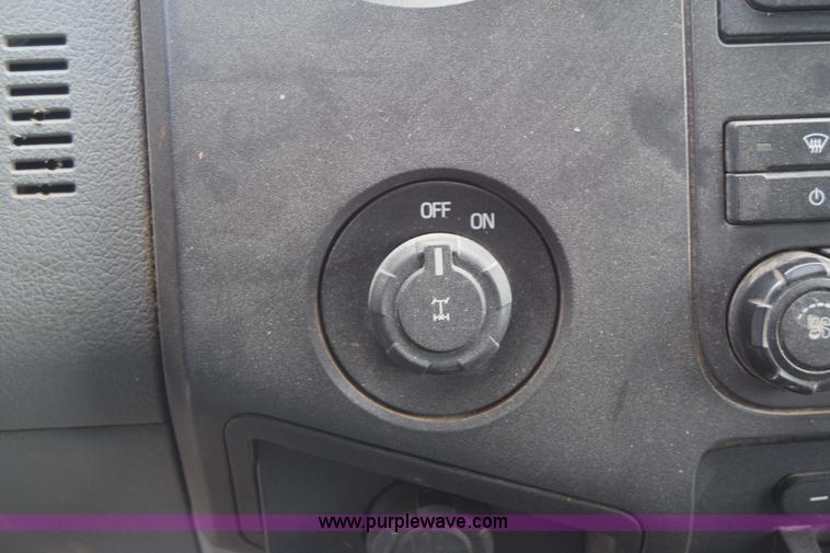 image for item K2929 2011 Ford F250 Super Duty Crew Cab pickup truck