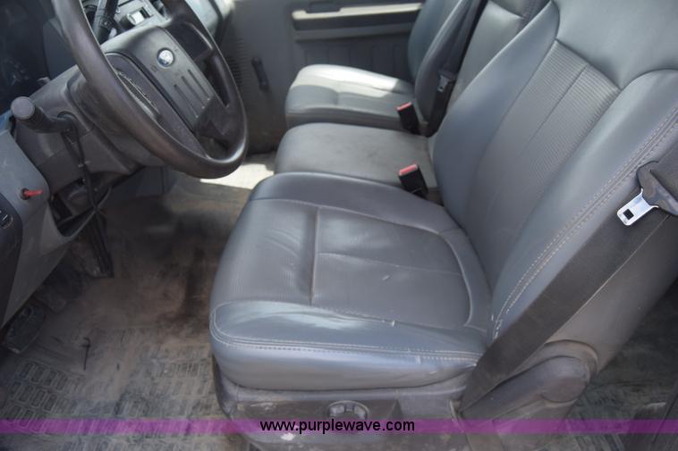 image for item K2929 2011 Ford F250 Super Duty Crew Cab pickup truck