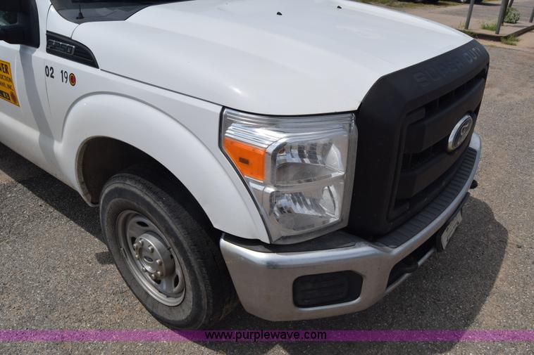 image for item K2929 2011 Ford F250 Super Duty Crew Cab pickup truck