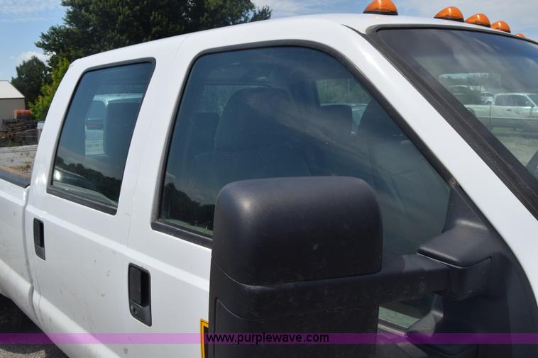 image for item K2929 2011 Ford F250 Super Duty Crew Cab pickup truck