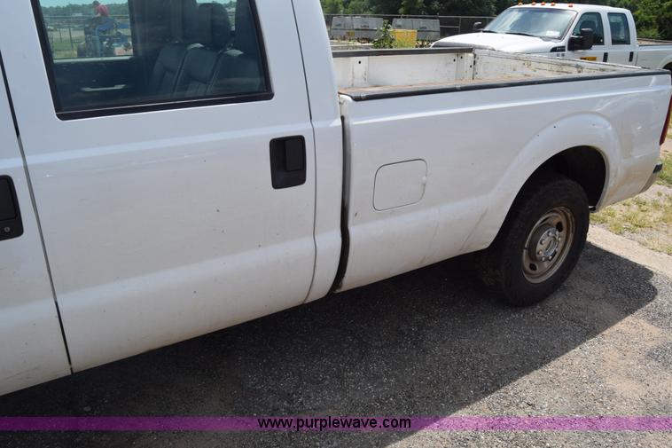 image for item K2929 2011 Ford F250 Super Duty Crew Cab pickup truck