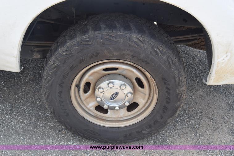 image for item K2929 2011 Ford F250 Super Duty Crew Cab pickup truck