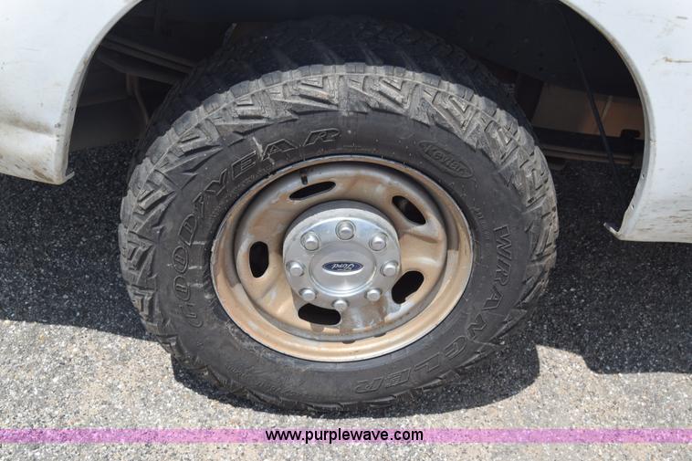 image for item K2929 2011 Ford F250 Super Duty Crew Cab pickup truck