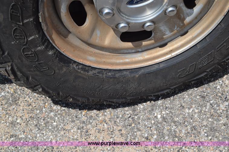 image for item K2929 2011 Ford F250 Super Duty Crew Cab pickup truck